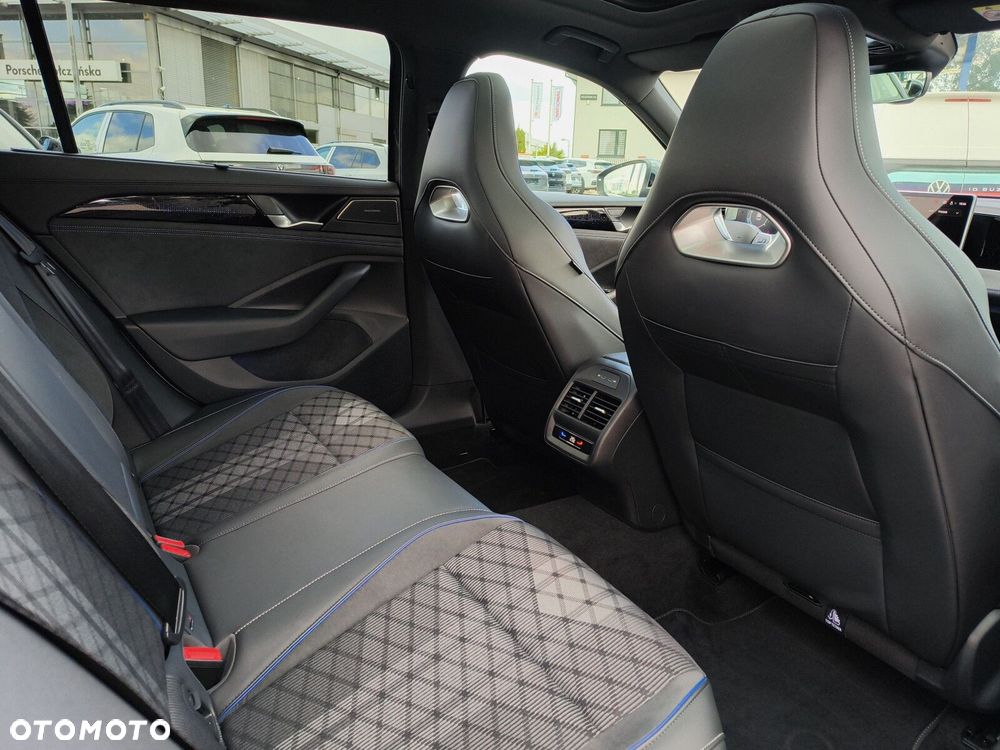 Volkswagen Passat - 27