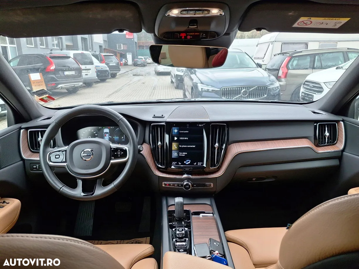 Volvo XC 60 T8 Twin Engine AWD Momentum Pro - 6