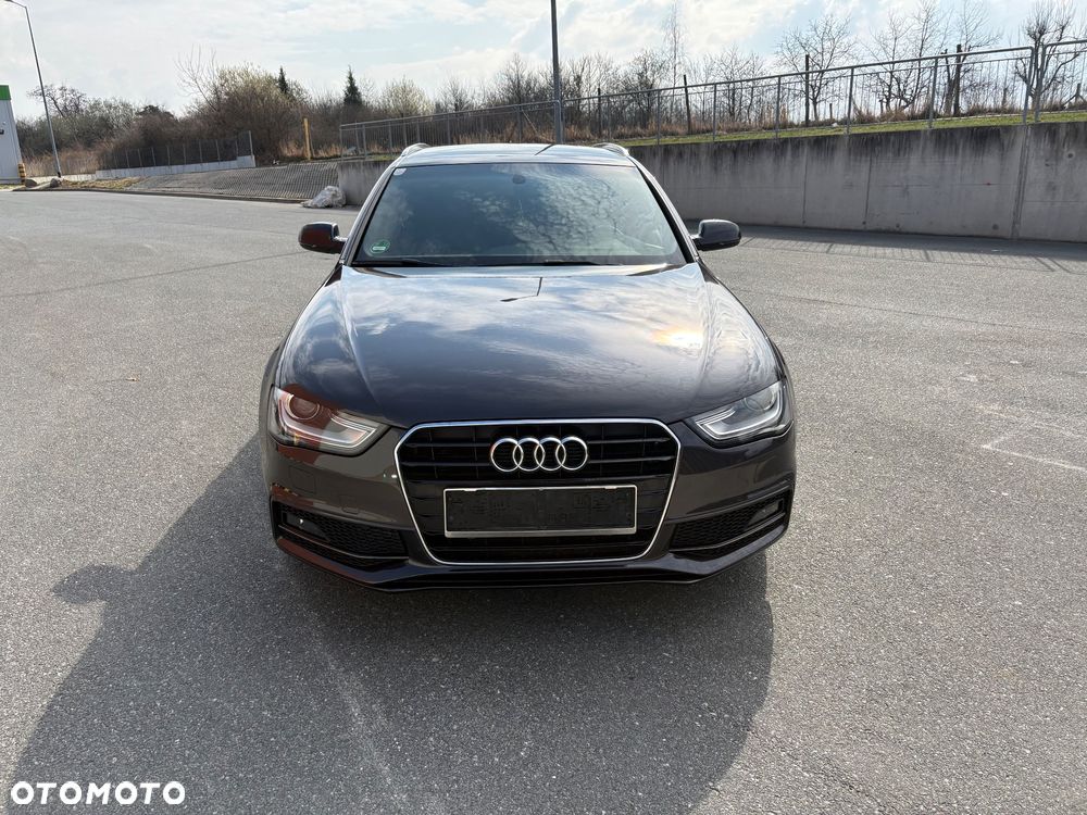 Audi A4 Avant 2.0 TDI DPF clean diesel S line Sportpaket - 3