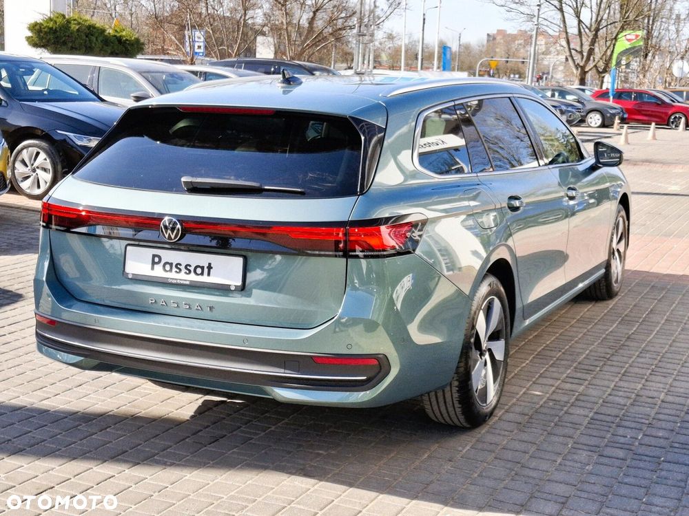 Volkswagen Passat - 8