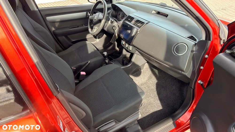 Suzuki Swift 1.3 Limited 25 - 30