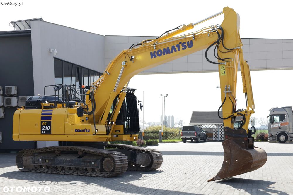 Komatsu PC210LC-11 - 12