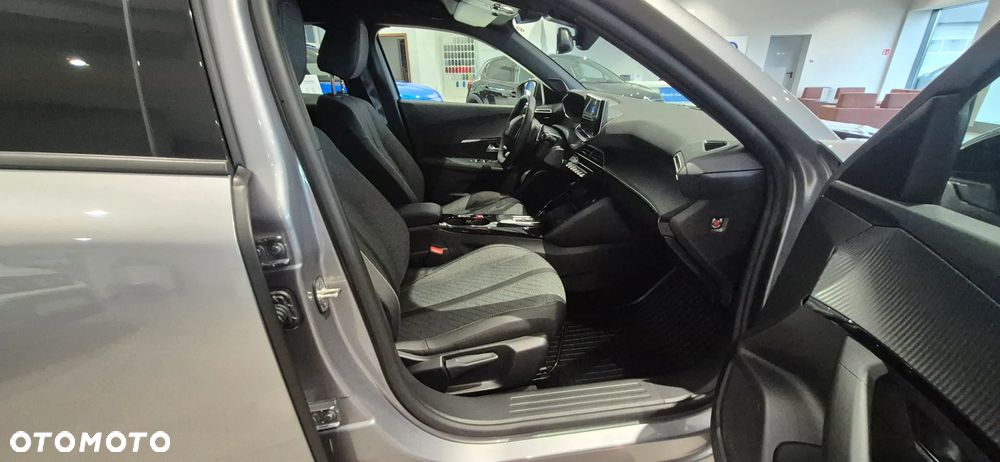 Peugeot 2008 PureTech 130 Allure S&S EAT8 - 24