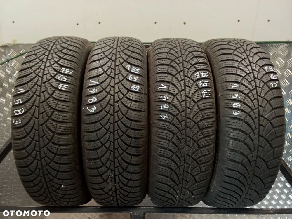 4x Goodyear UltraGrip 9 185/65/15 92T nr.1583 7mm - 1