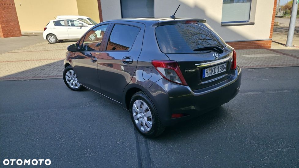 Toyota Yaris 1.33 Premium - 9