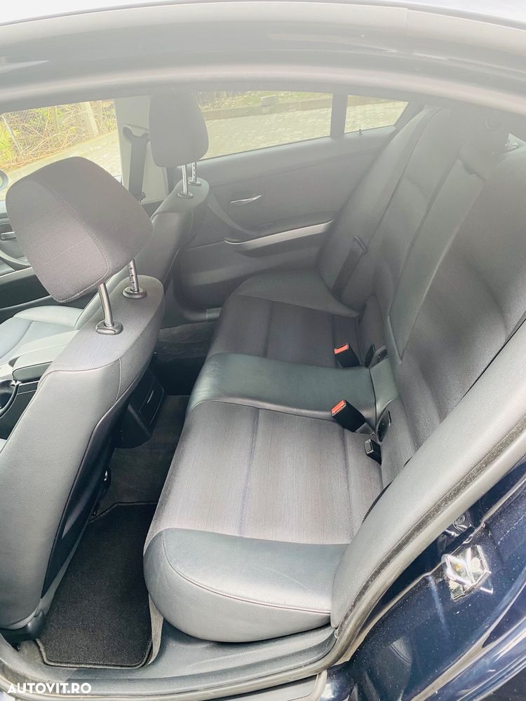 BMW Seria 3 320d EfficientDynamics Edition - 13