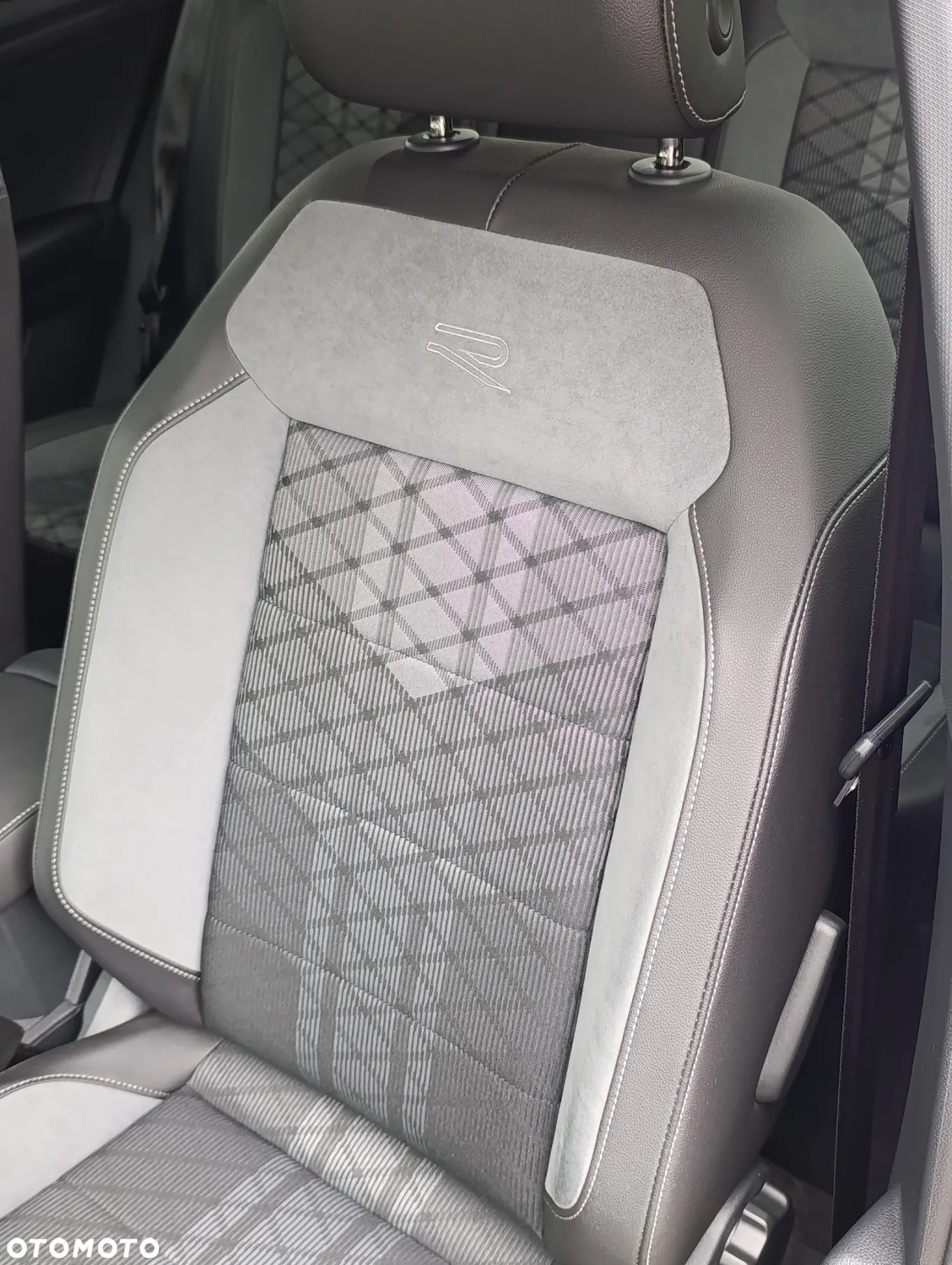 Volkswagen T-Roc 1.5 TSI R-Line DSG - 20