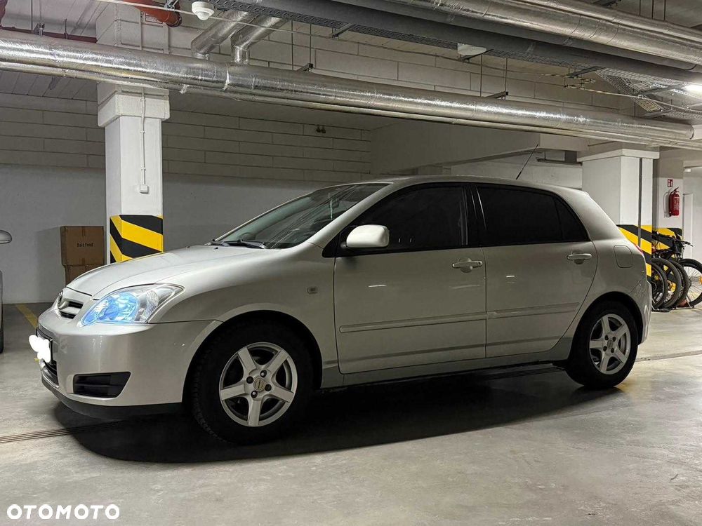Toyota Corolla - 2