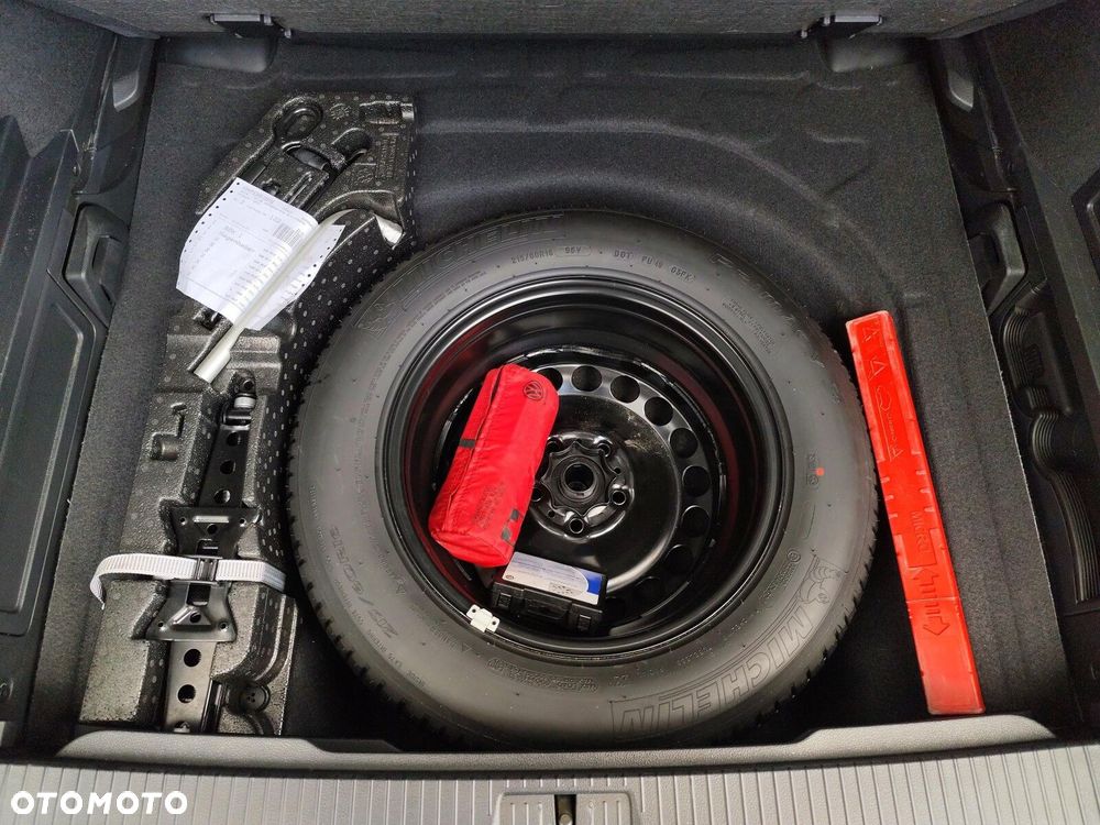Volkswagen Passat - 37