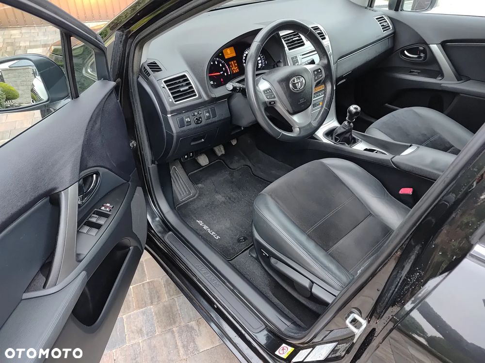 Toyota Avensis 1.8 Premium - 10