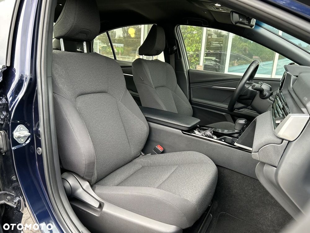 Toyota Camry - 10