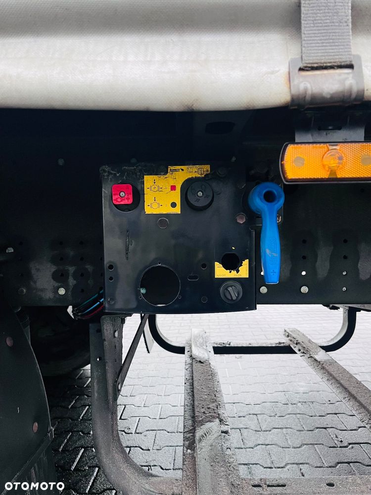 Schmitz Cargobull SCB S3T - 13