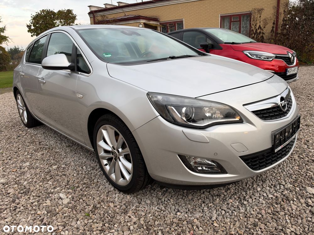 Opel Astra 2010 photo 3