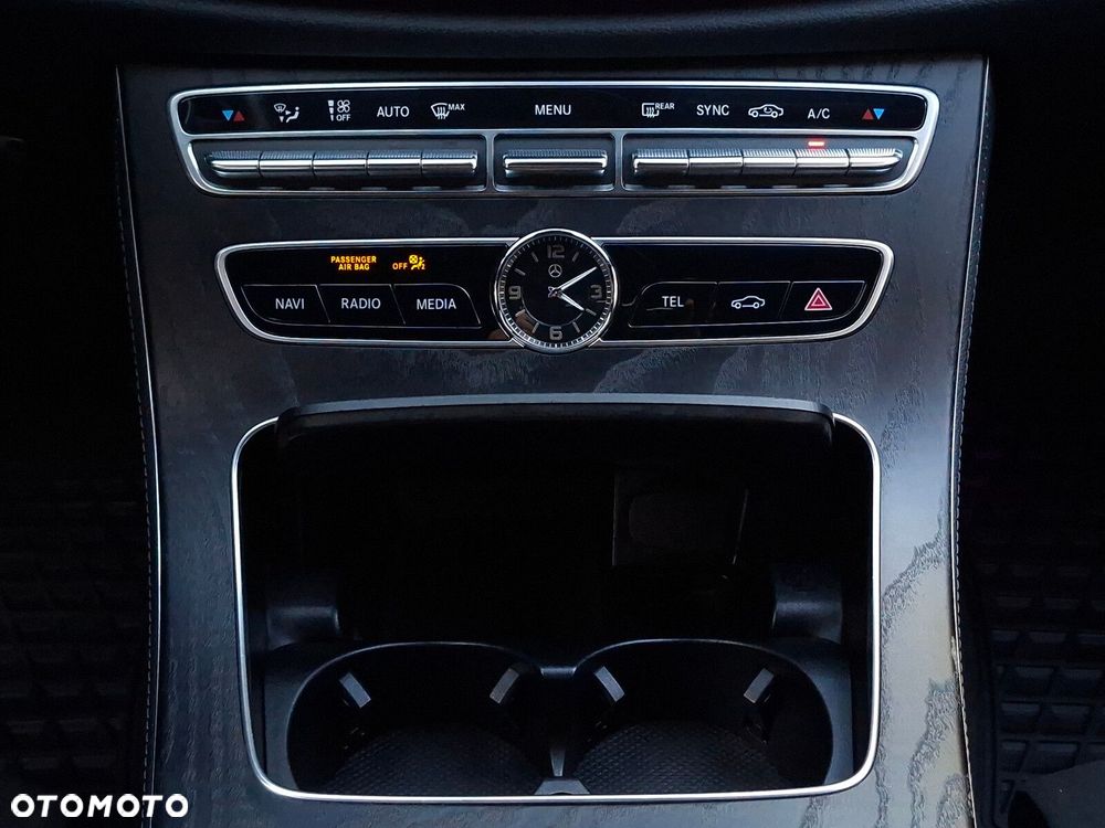 Mercedes-Benz Klasa E 220 d AMG - 25