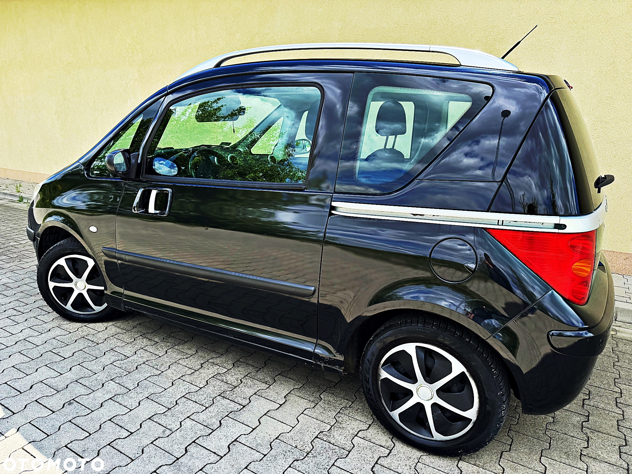 Peugeot 1007 1.4 Trendy - 18