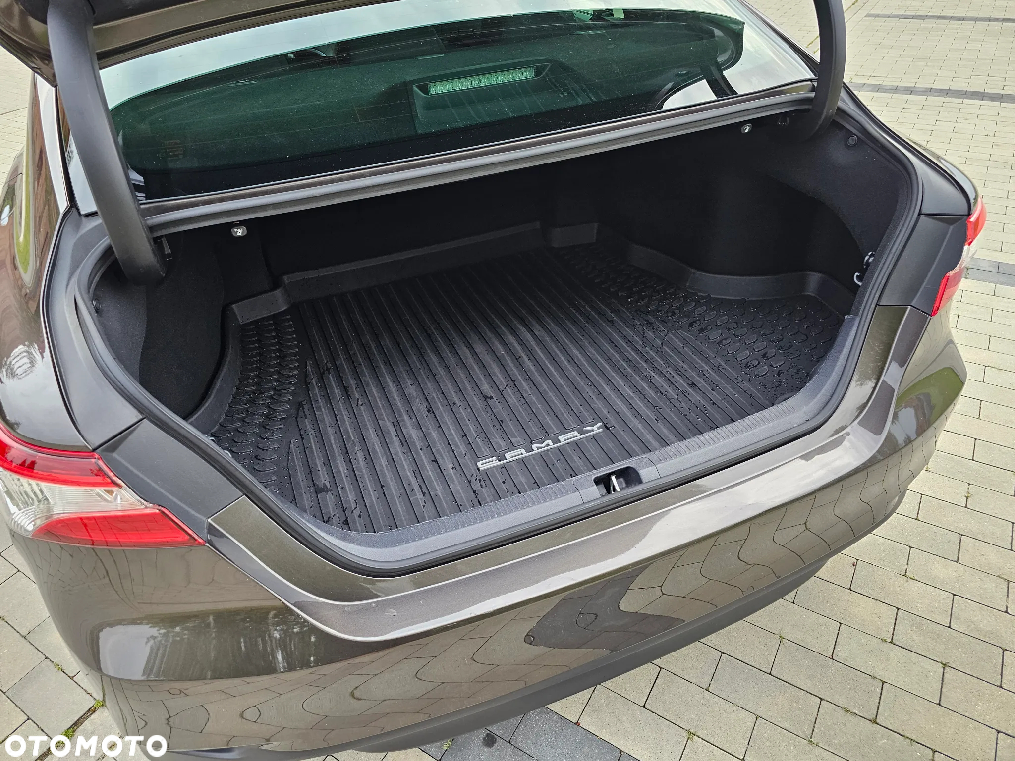 Toyota Camry 2.5 Hybrid Comfort CVT - 10