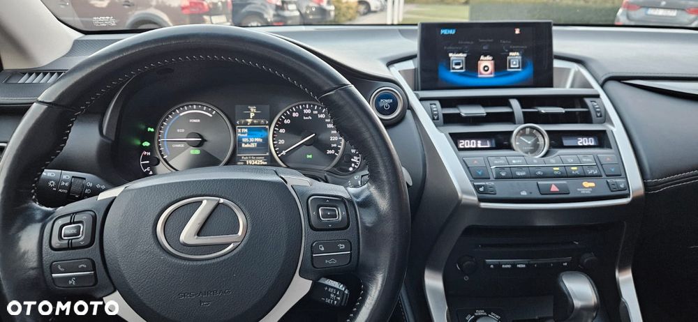 Lexus NX 300h Executive Line - 15