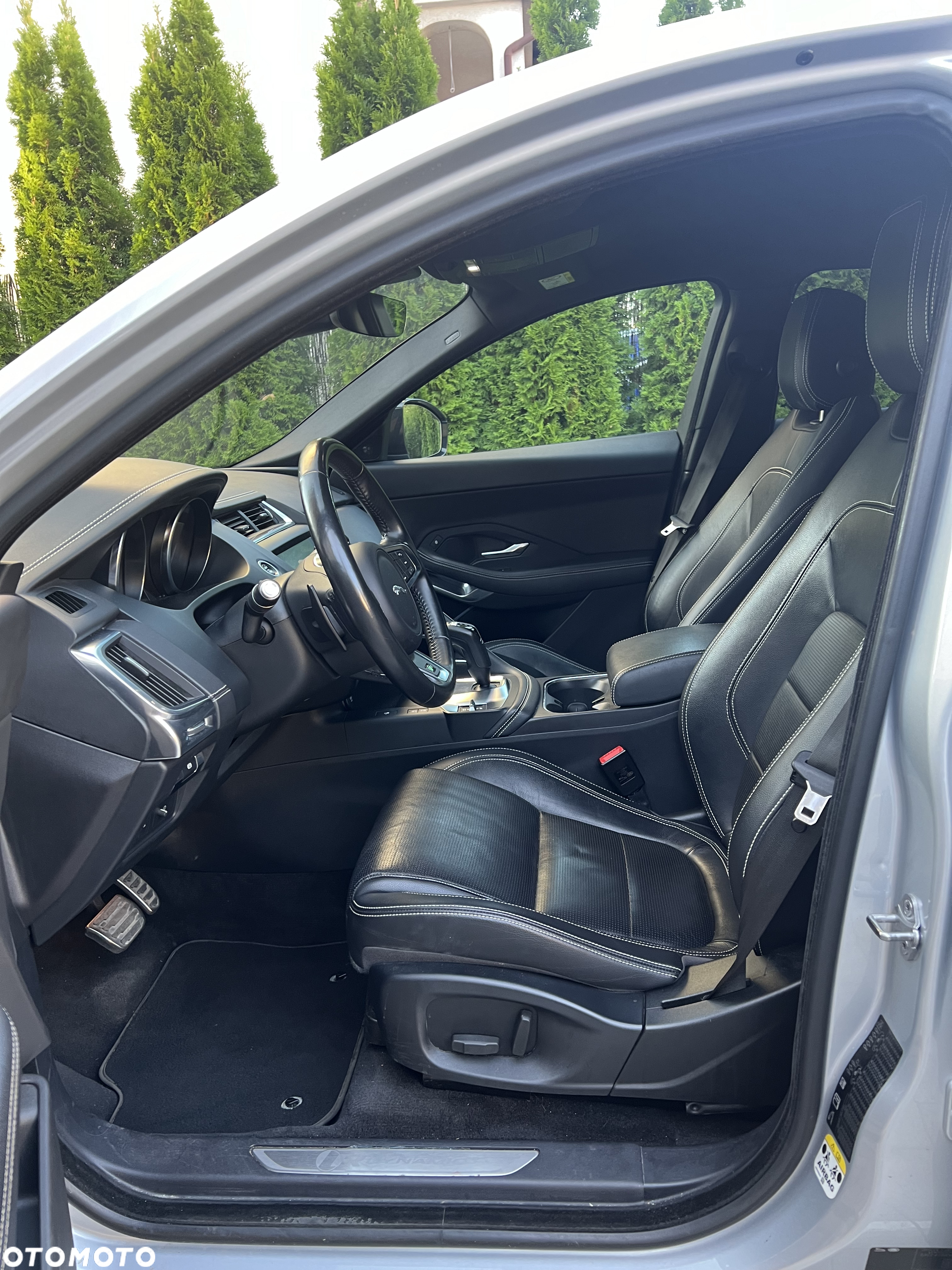 Jaguar E-Pace 2.0 i4D AWD R-Dynamic S - 12