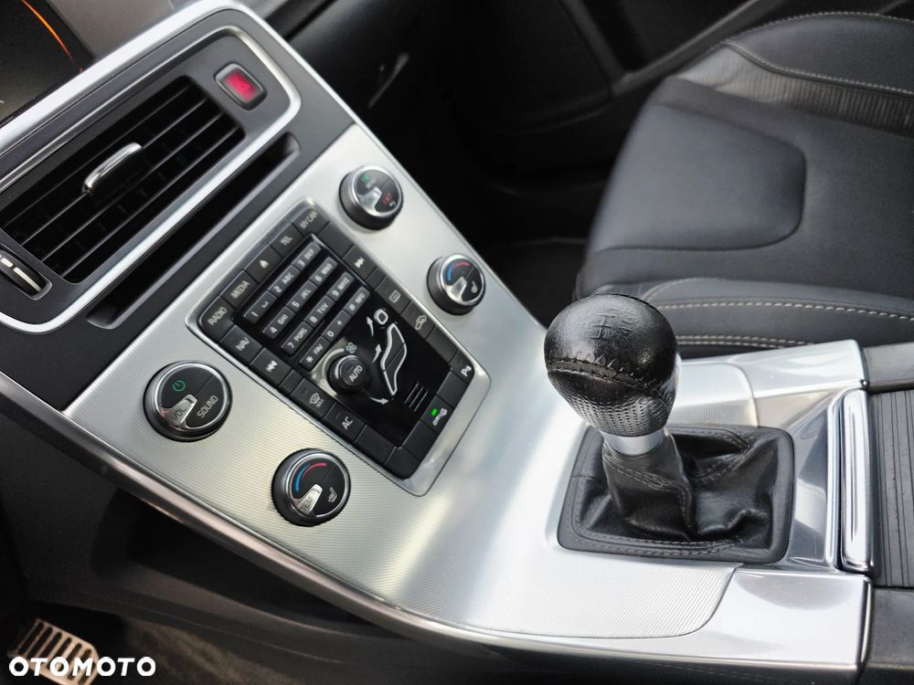 Volvo S60 D4 R-Design - 19