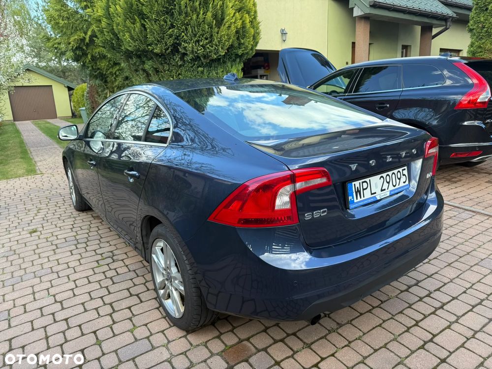 Volvo S60 D3 Momentum - 4