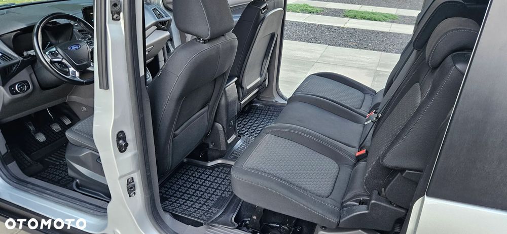 Ford Tourneo Connect Grand - 38
