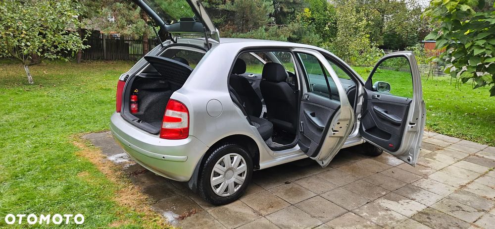 Skoda Fabia 1.4 16V Ambiente - 10