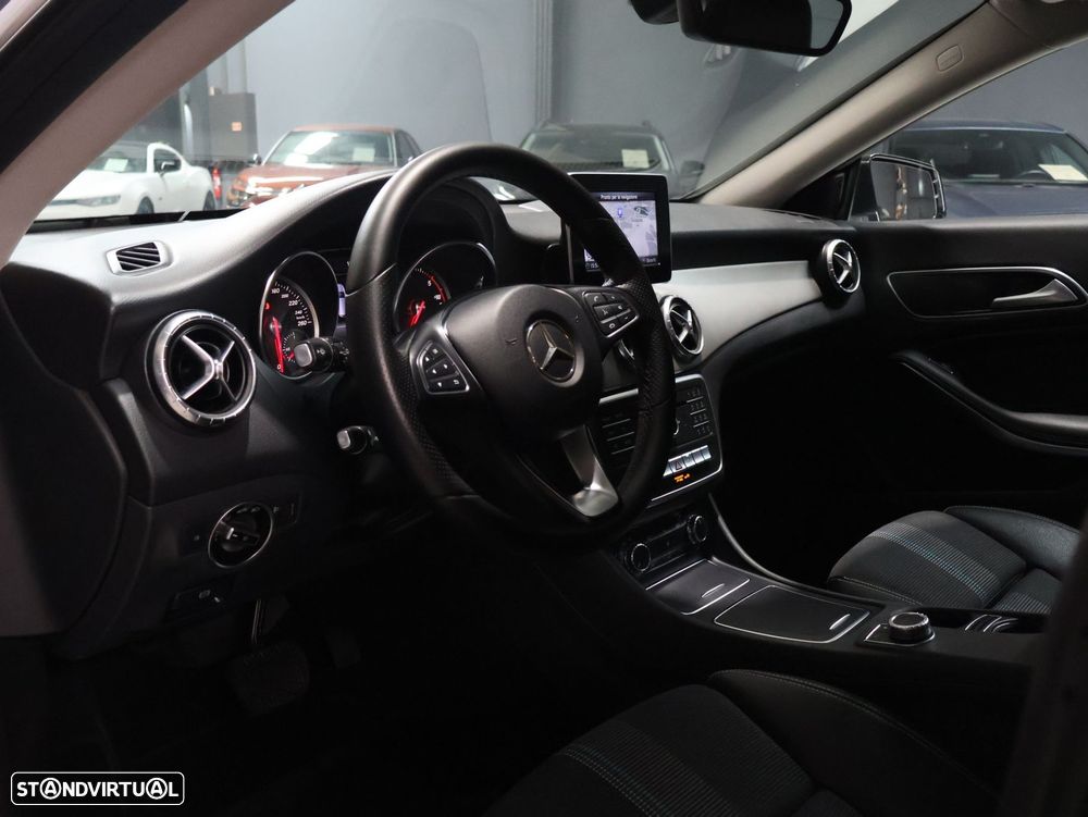 Mercedes-Benz CLA 180 d Shooting Brake Urban Aut. - 6
