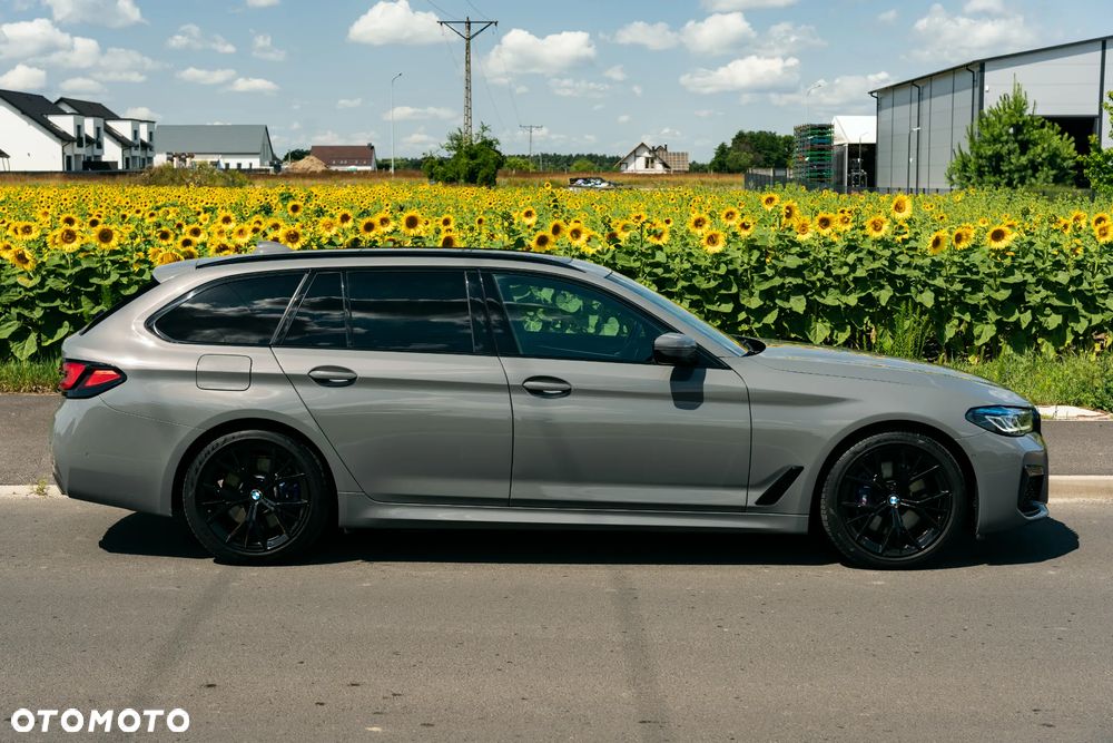 BMW Seria 5 520d xDrive Touring M Sport Edition - 2