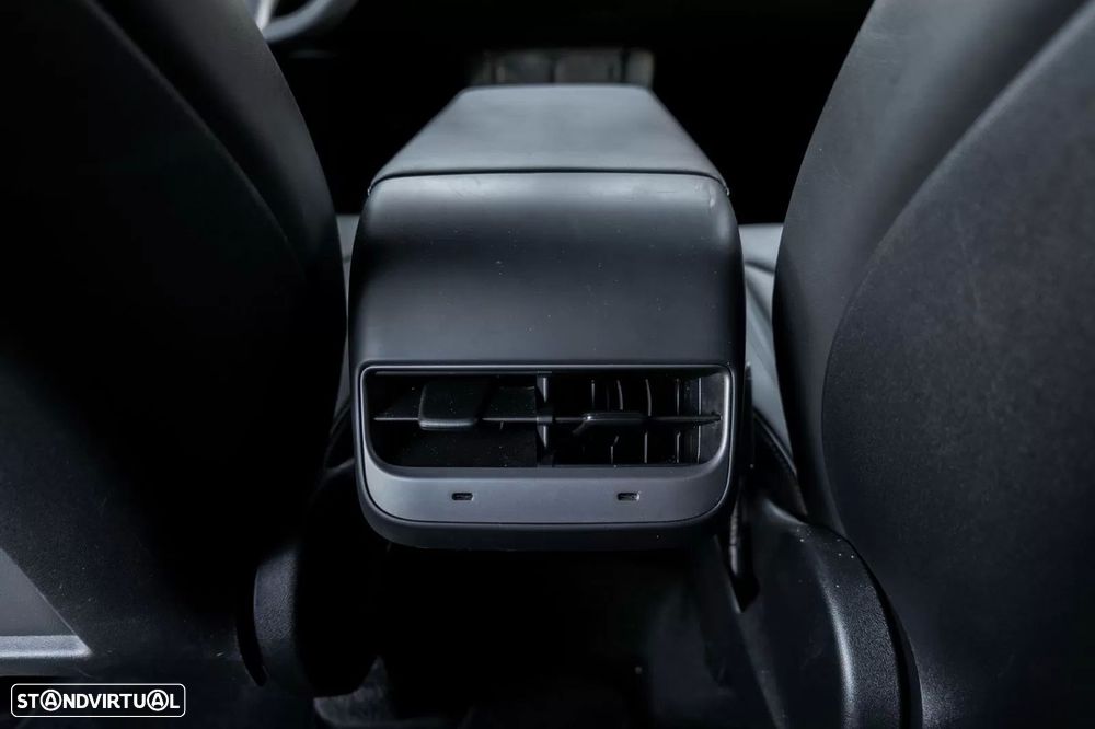 Tesla Model Y Long Range Dual Motor AWD - 25