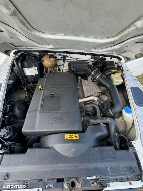 Land Rover Defender 110 County SW - 11
