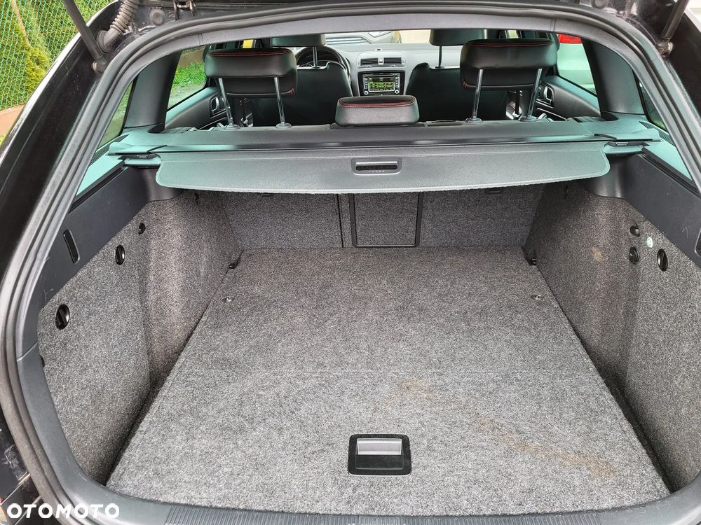 Skoda Octavia Combi 2.0 TDI DPF DSG RS - 25