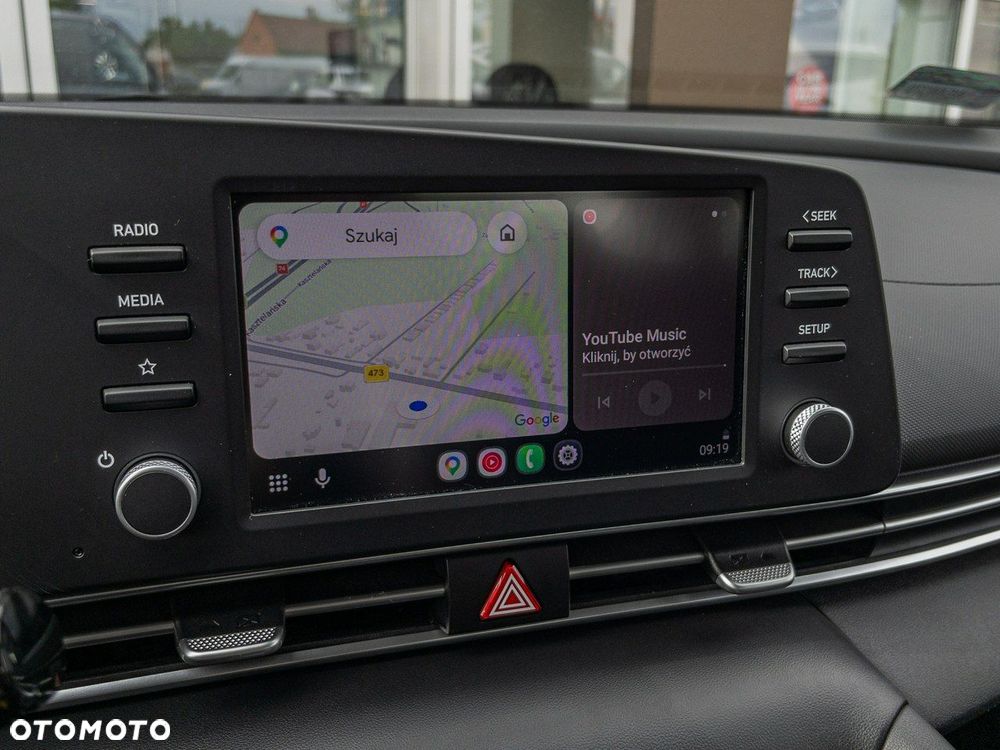 Hyundai Elantra - 4