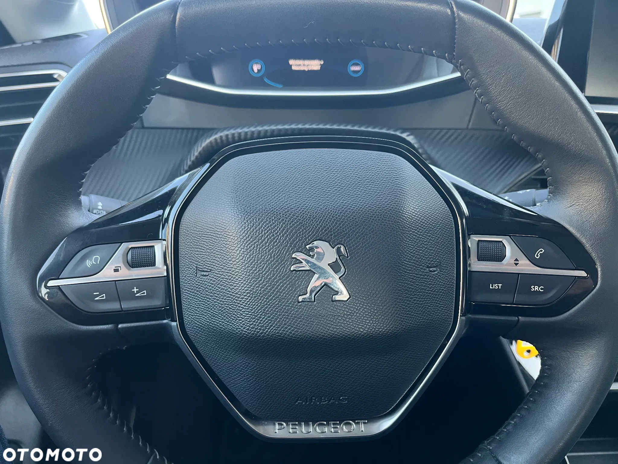 Peugeot 208 - 18