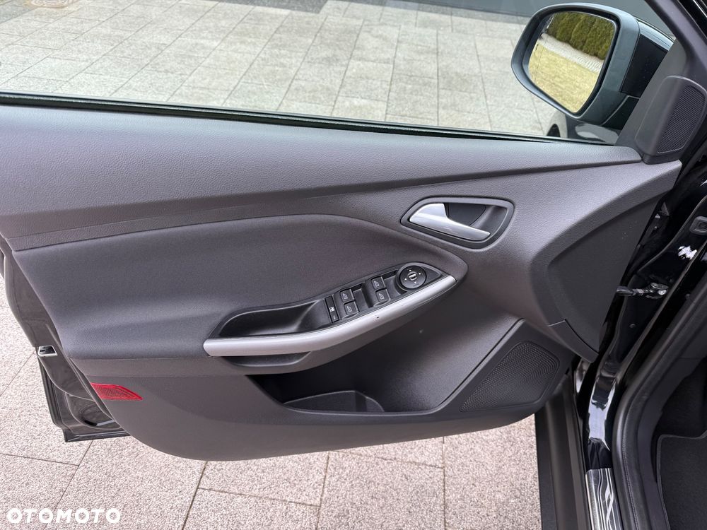 Ford Focus 1.0 EcoBoost STart-Stopp-System TITANIUM - 11