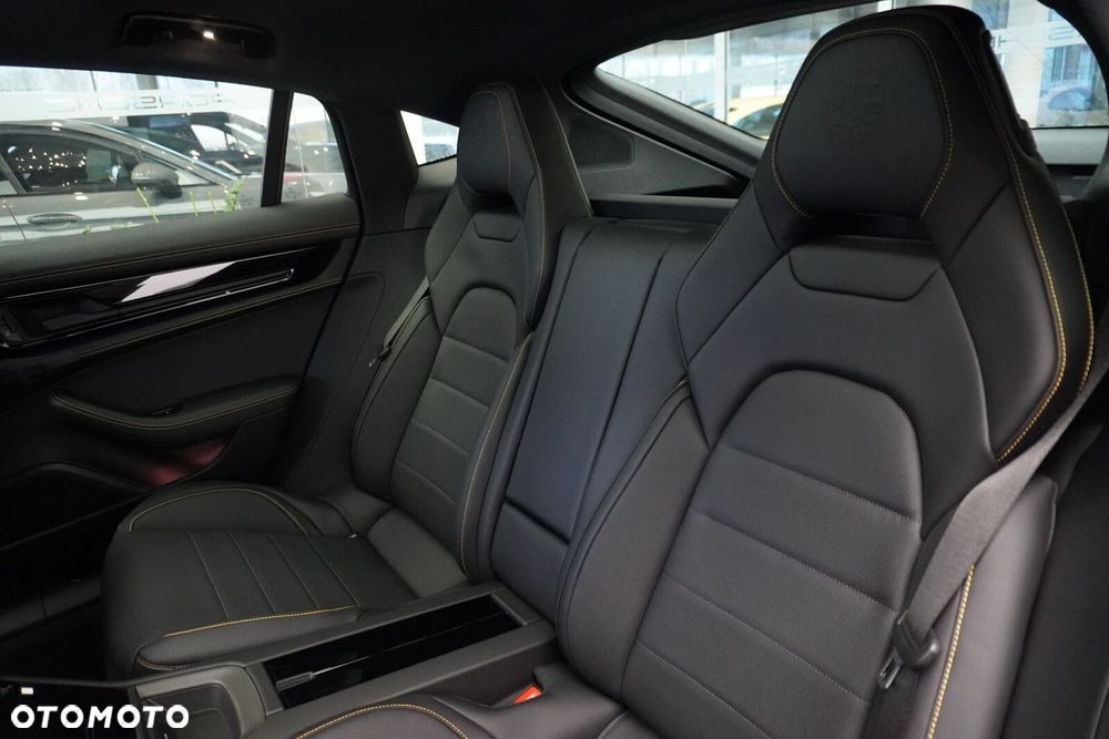 Porsche Panamera - 32