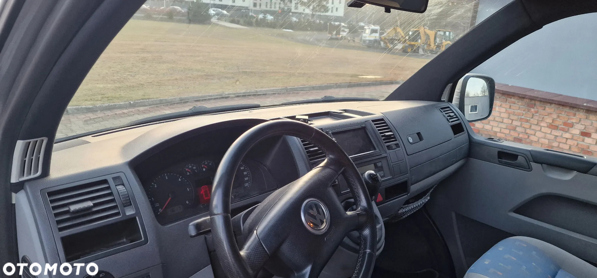 Volkswagen Caravelle - 3