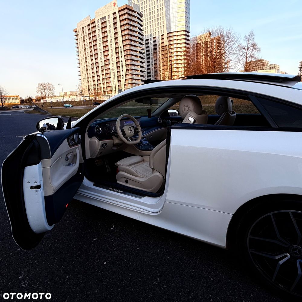 Mercedes-Benz Klasa E 300 9G-TRONIC - 13