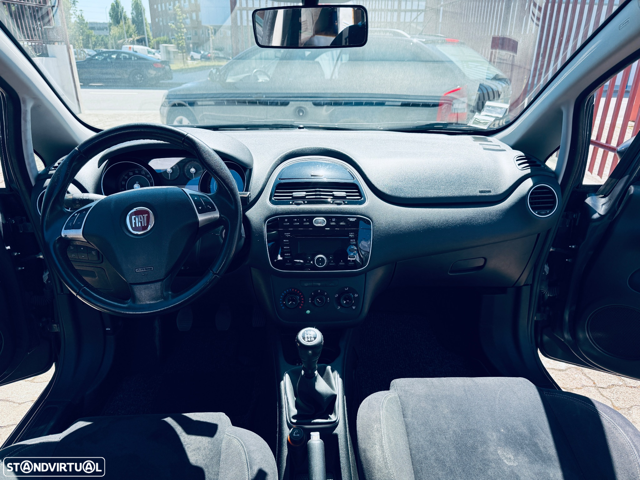 Fiat Punto 1.3 M-Jet Lounge S&S - 13
