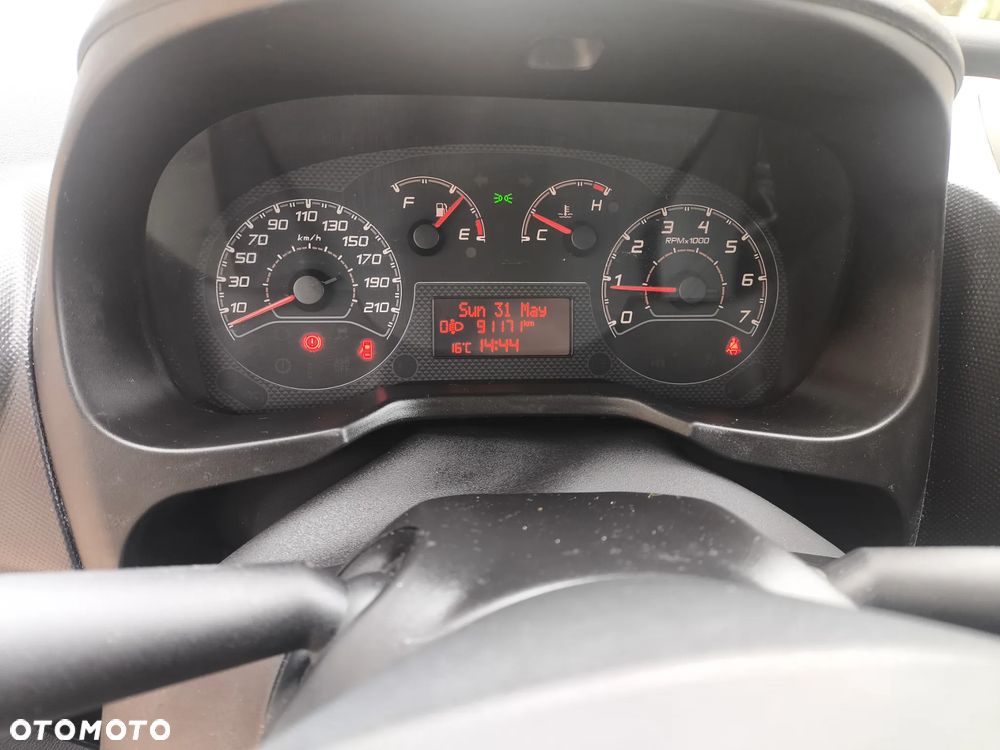 Fiat Fiorino Kombi Base - 7