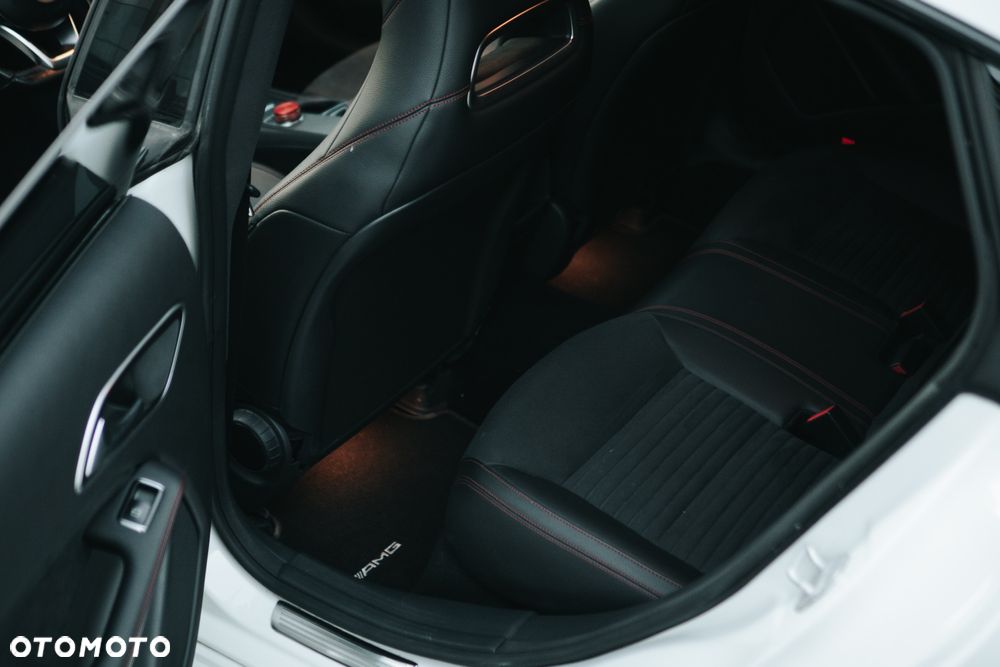 Mercedes-Benz CLA 200 7G-DCT AMG Line - 24