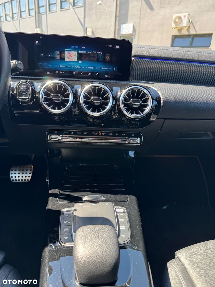 Mercedes-Benz CLA 180 7G-DCT Progressive - 13