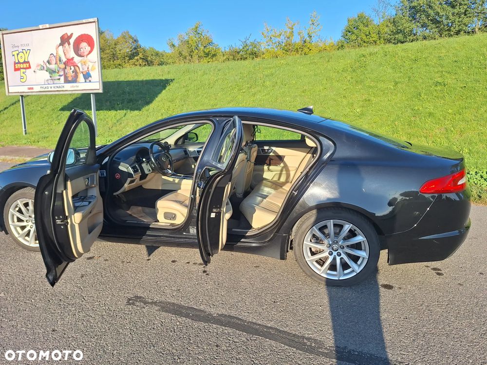 Jaguar XF 2.2 D Luxury - 4