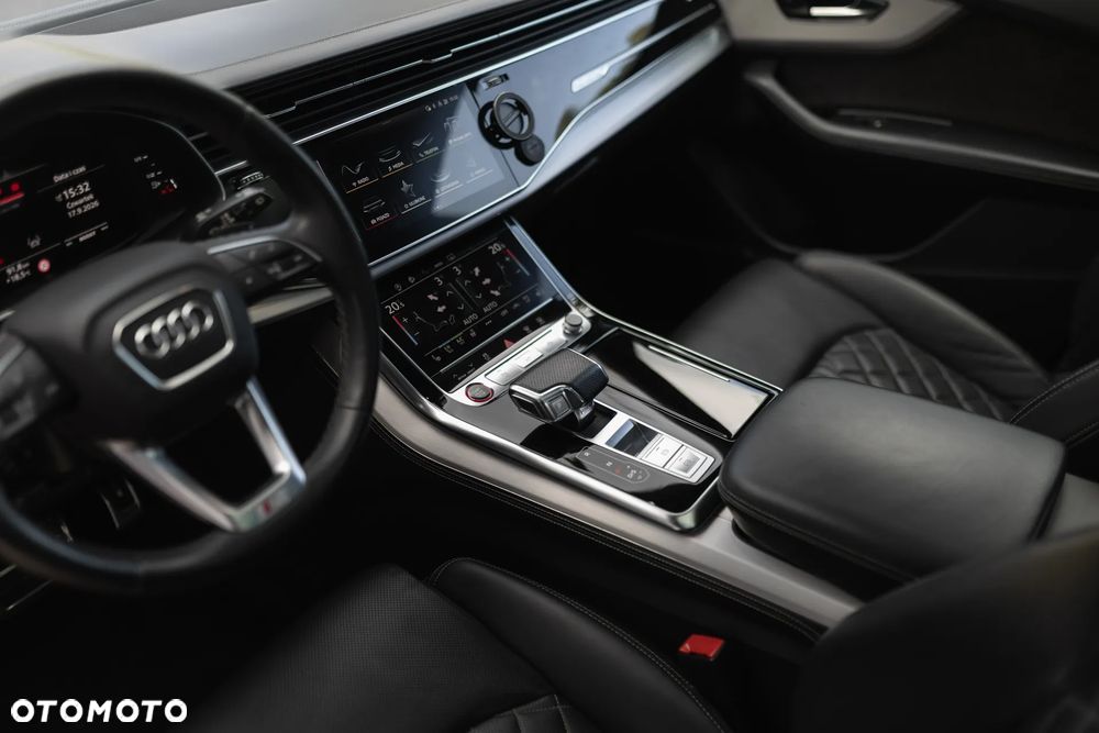 Audi SQ8 - 28