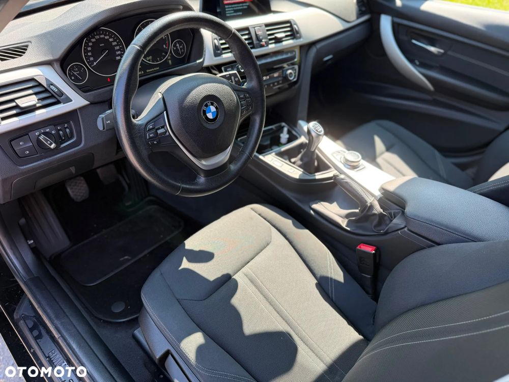 BMW Seria 3 318d Sport Line - 14
