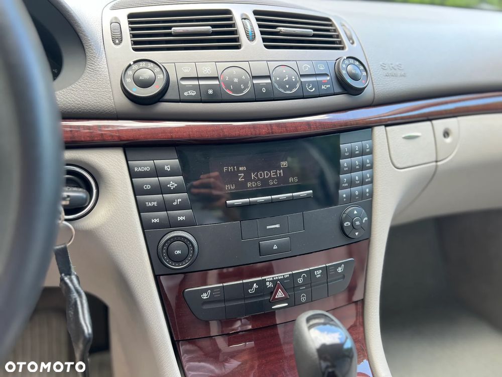 Mercedes-Benz Klasa E - 17