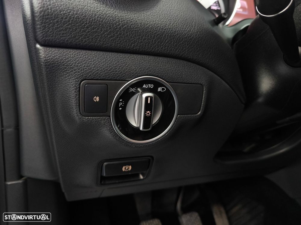 Mercedes-Benz CLA 180 d Urban - 18