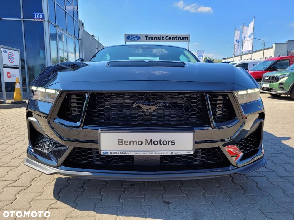 Ford Mustang - 4