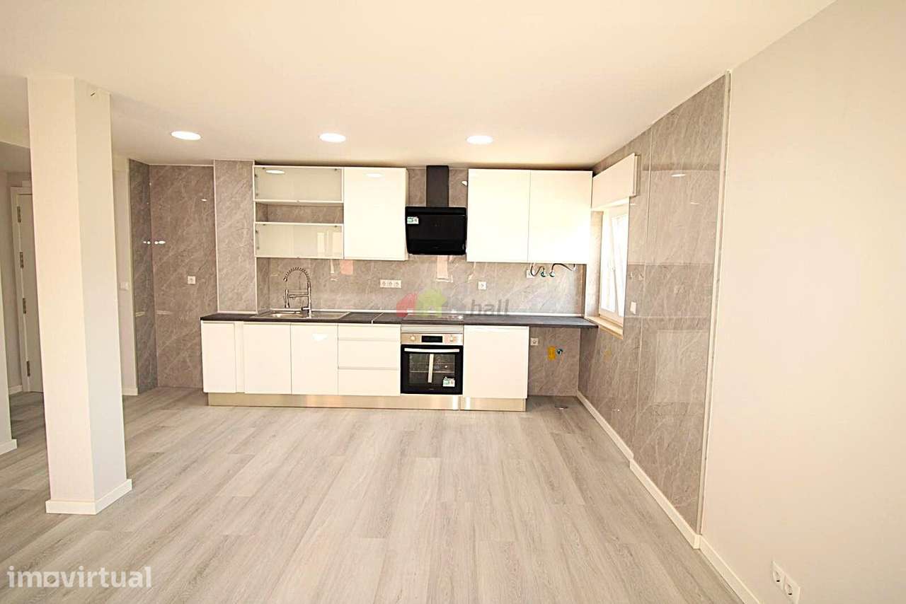 Apartamento T2, Remodelado, R/C, c/arrecadação em Corroios - Grande imagem: 5/21