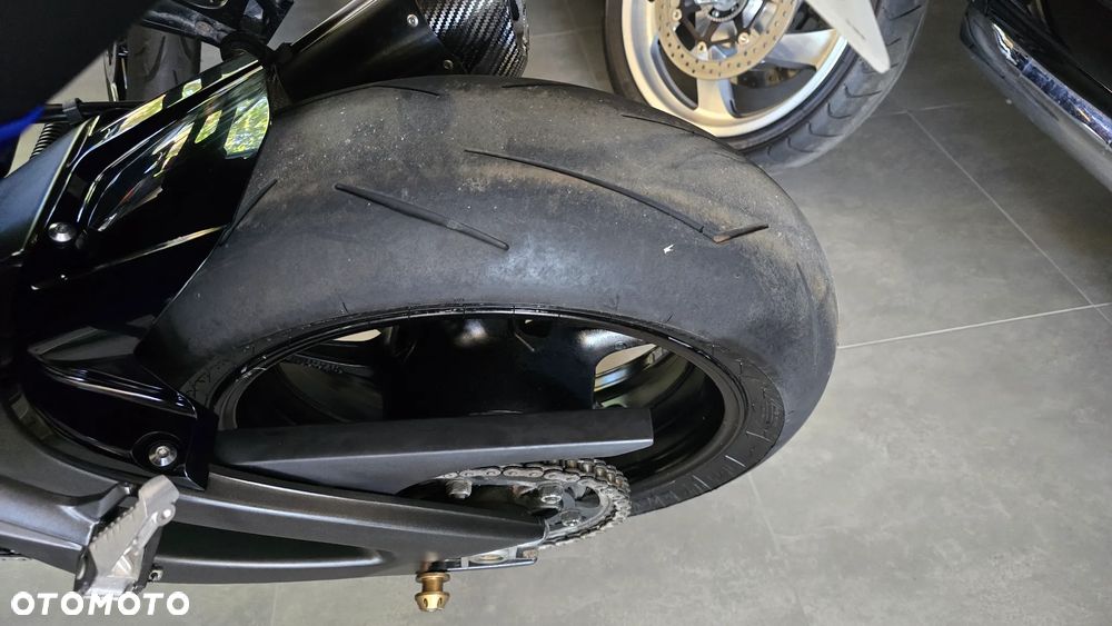 Yamaha FZ8 - 15