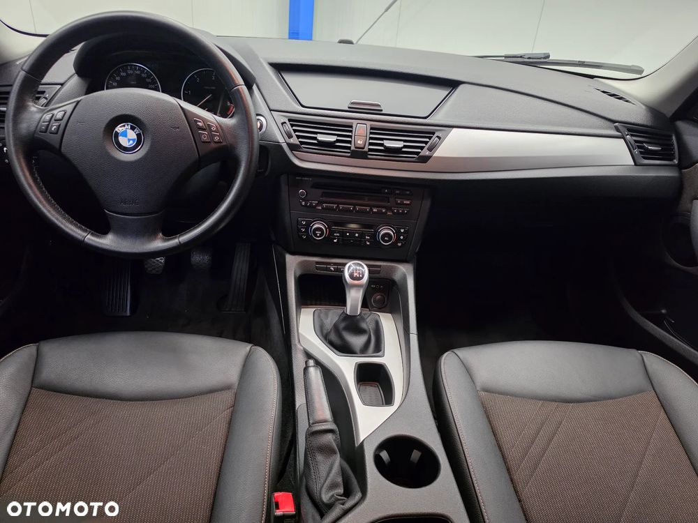 BMW X1 sDrive18d xLine - 25
